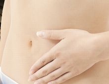 植物性乳酸菌ラブレ菌の効果ですっきり、便秘改善を実感する女性