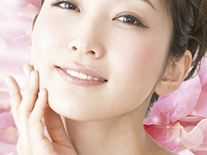 BBクリームでメイクした美肌の女性